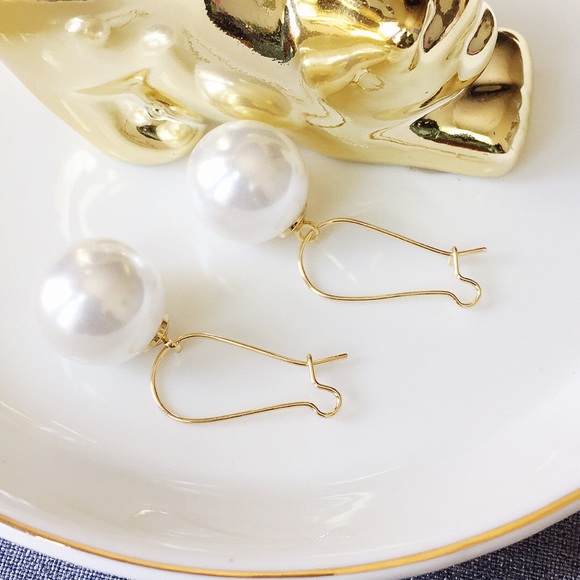 3/$15🔥Faux pearl earrings - Picture 2 of 2